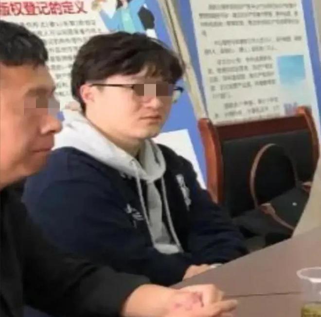 子身材纤瘦高挑大眼睛性格豪爽同是老师冰球突破正规网站教授出轨学生后续：妻