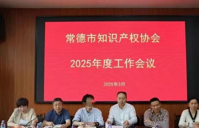 子身材纤瘦高挑大眼睛性格豪爽同是老师冰球突破正规网站教授出轨学生后续：妻(图9)