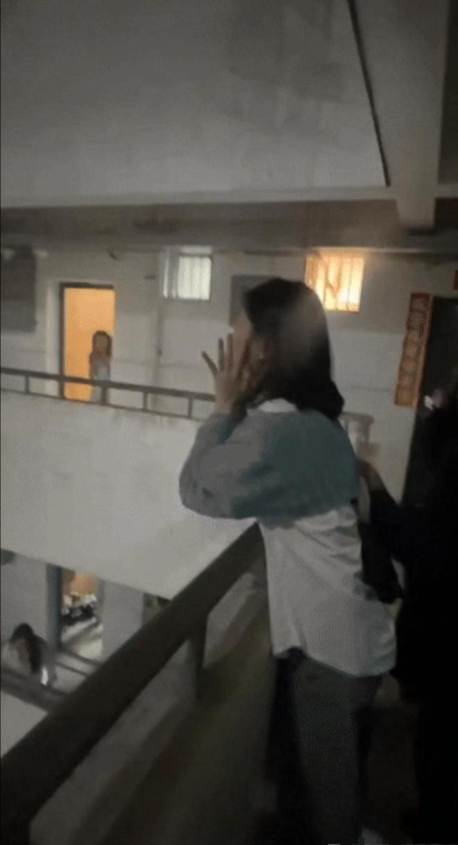 子身材纤瘦高挑大眼睛性格豪爽同是老师冰球突破正规网站教授出轨学生后续：妻(图14)